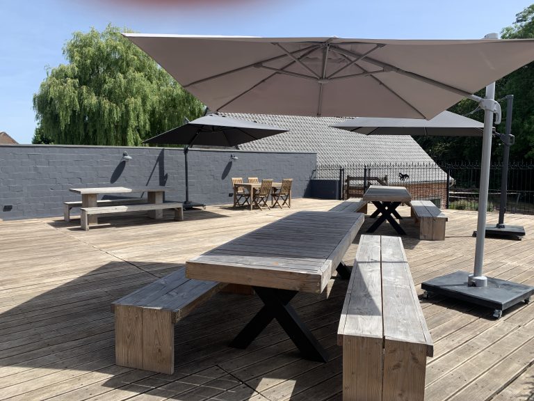 roof terrace with view of forest and garden