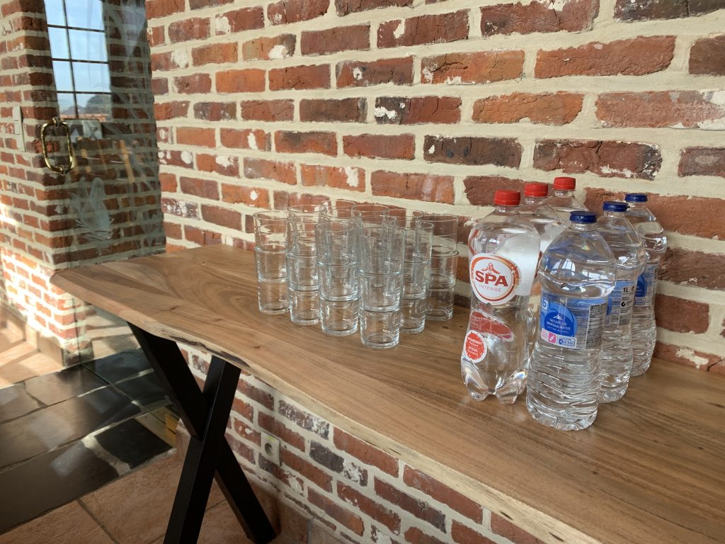 We always provide sparkling and flat water for meetings and seminars